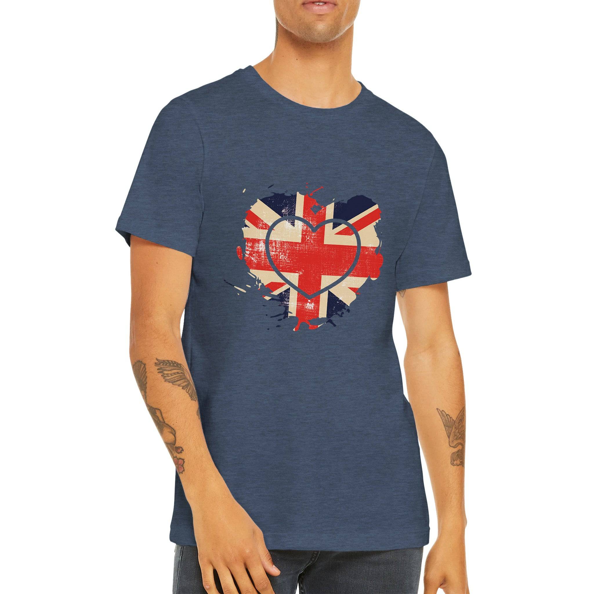 Budget Unisex Crewneck T-shirt/UK-Vintage-Flag-Heart - Enet Images