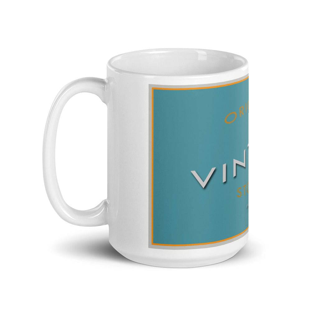 White glossy mug/Vintage Stories - Enet Images