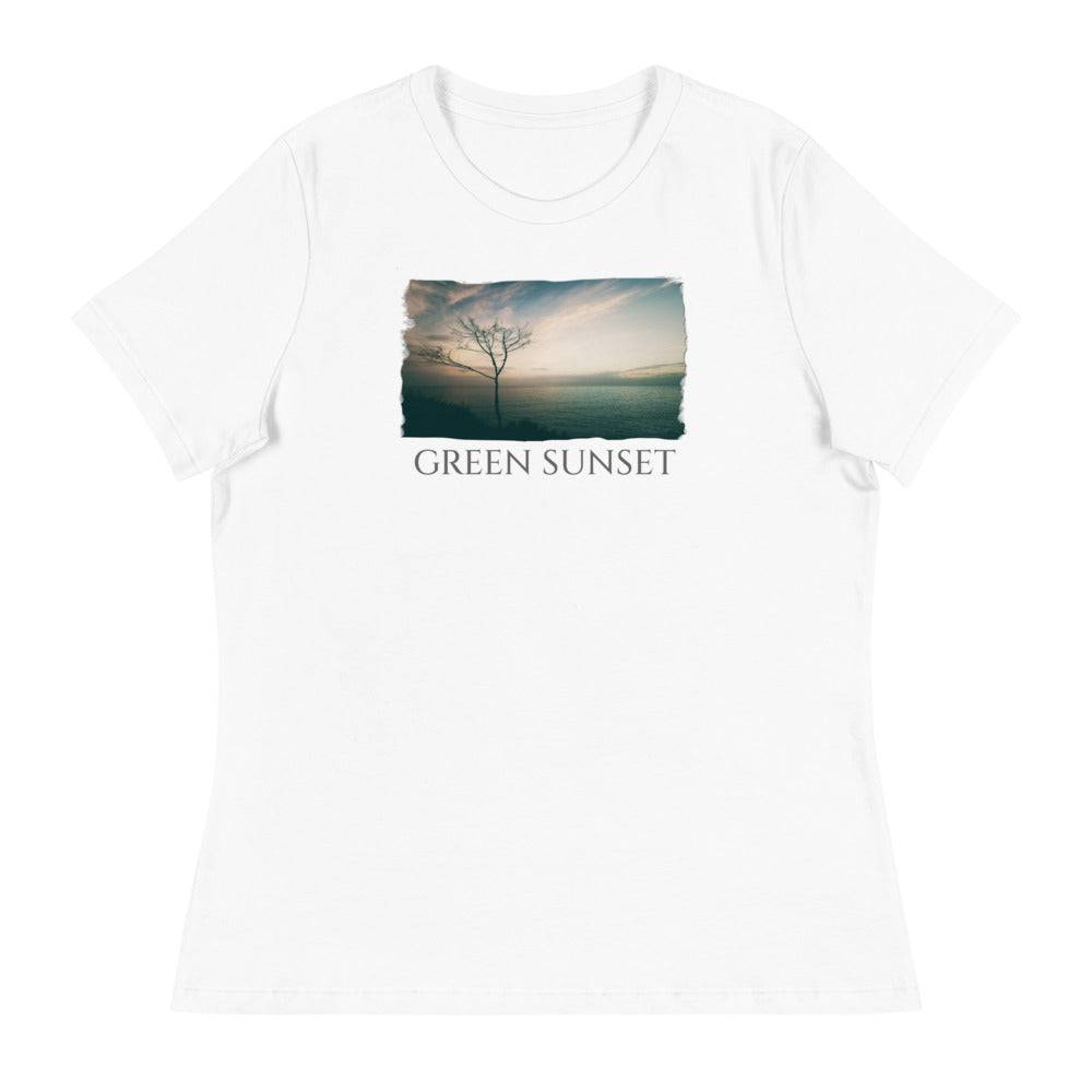 Women's Relaxed T-Shirt/Green Sunset/Personalized - Enet Images