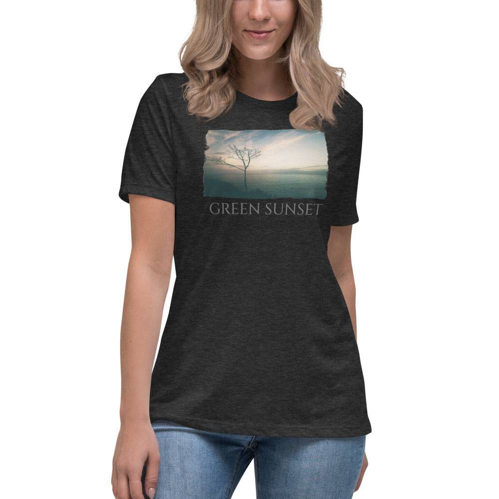 Women's Relaxed T-Shirt/Green Sunset/Personalized - Enet Images