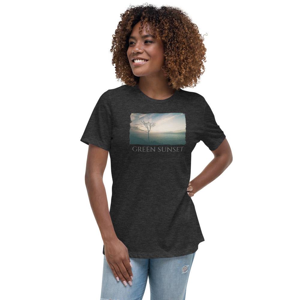 Women's Relaxed T-Shirt/Green Sunset/Personalized - Enet Images
