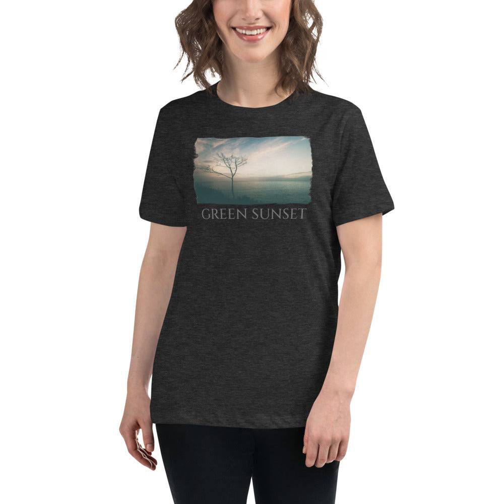 Women's Relaxed T-Shirt/Green Sunset/Personalized - Enet Images