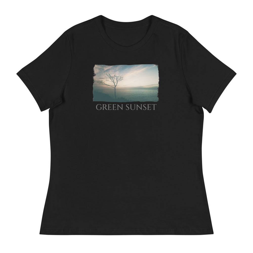 Women's Relaxed T-Shirt/Green Sunset/Personalized - Enet Images