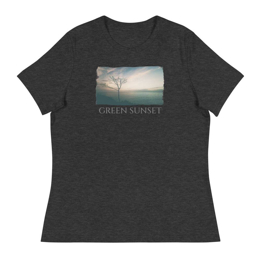Women's Relaxed T-Shirt/Green Sunset/Personalized - Enet Images