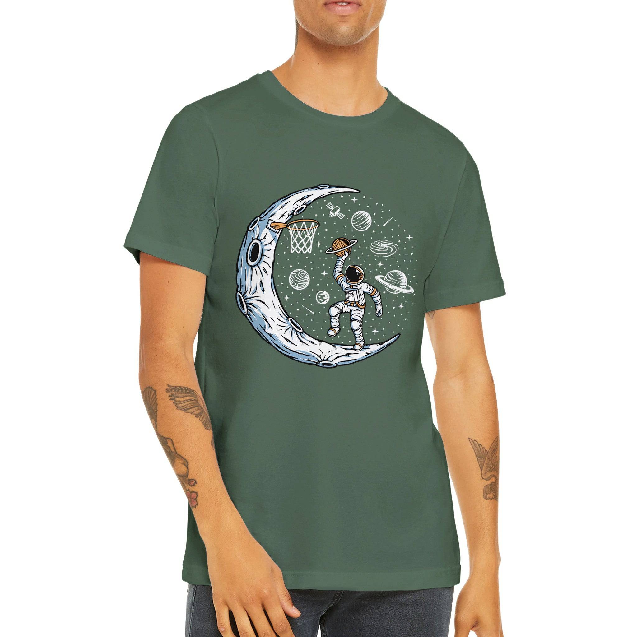 Budget Unisex Crewneck T-shirt/Astronaut-Playing-Basketball - Enet Images