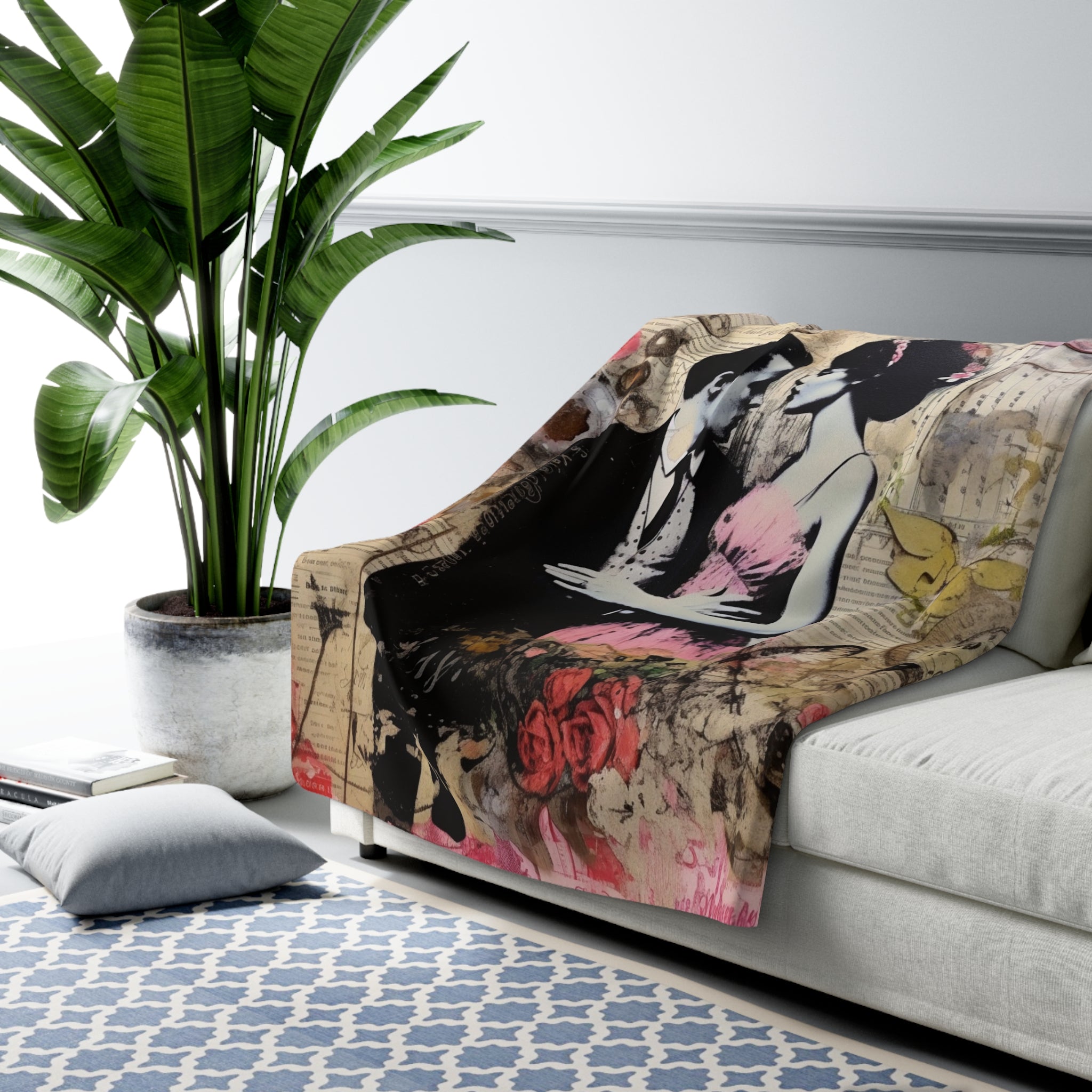 Valentine Romantic Couple/Sherpa Fleece Blanket - Enet Images