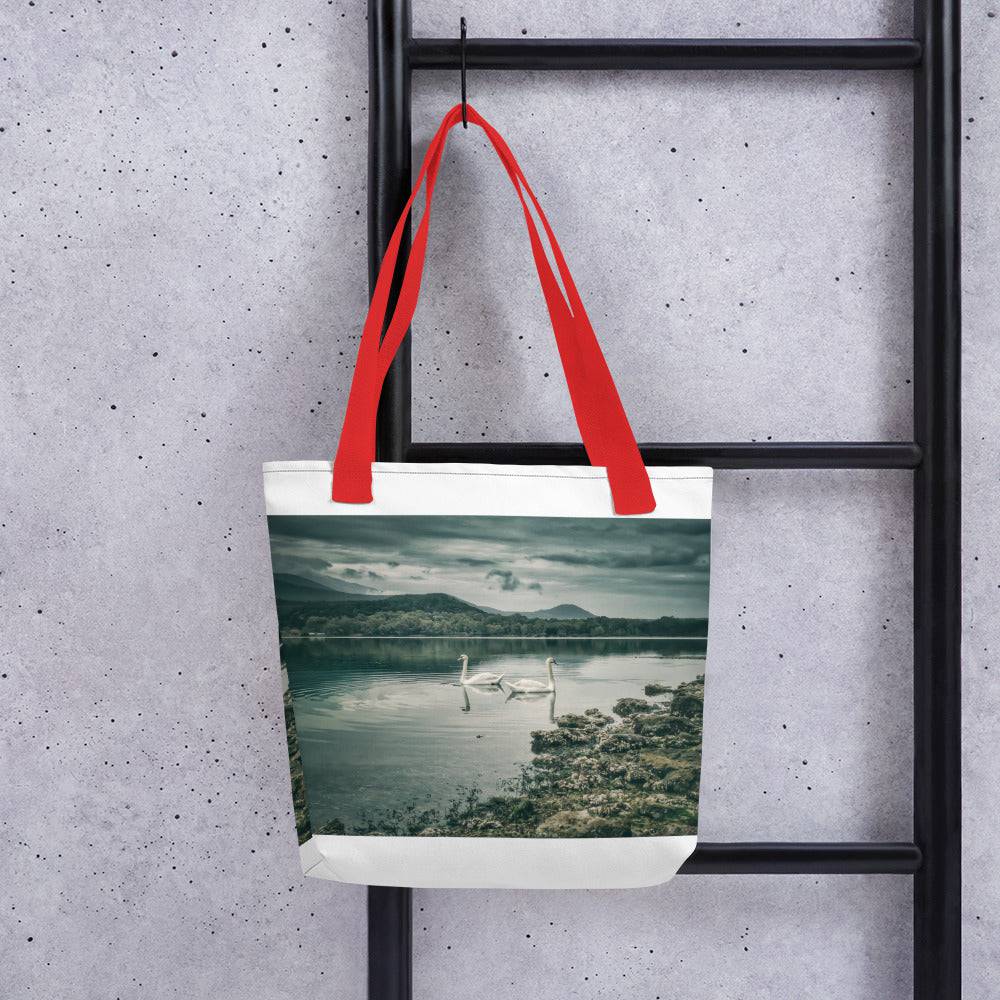 Tote bag/swans in the lake - Enet Images