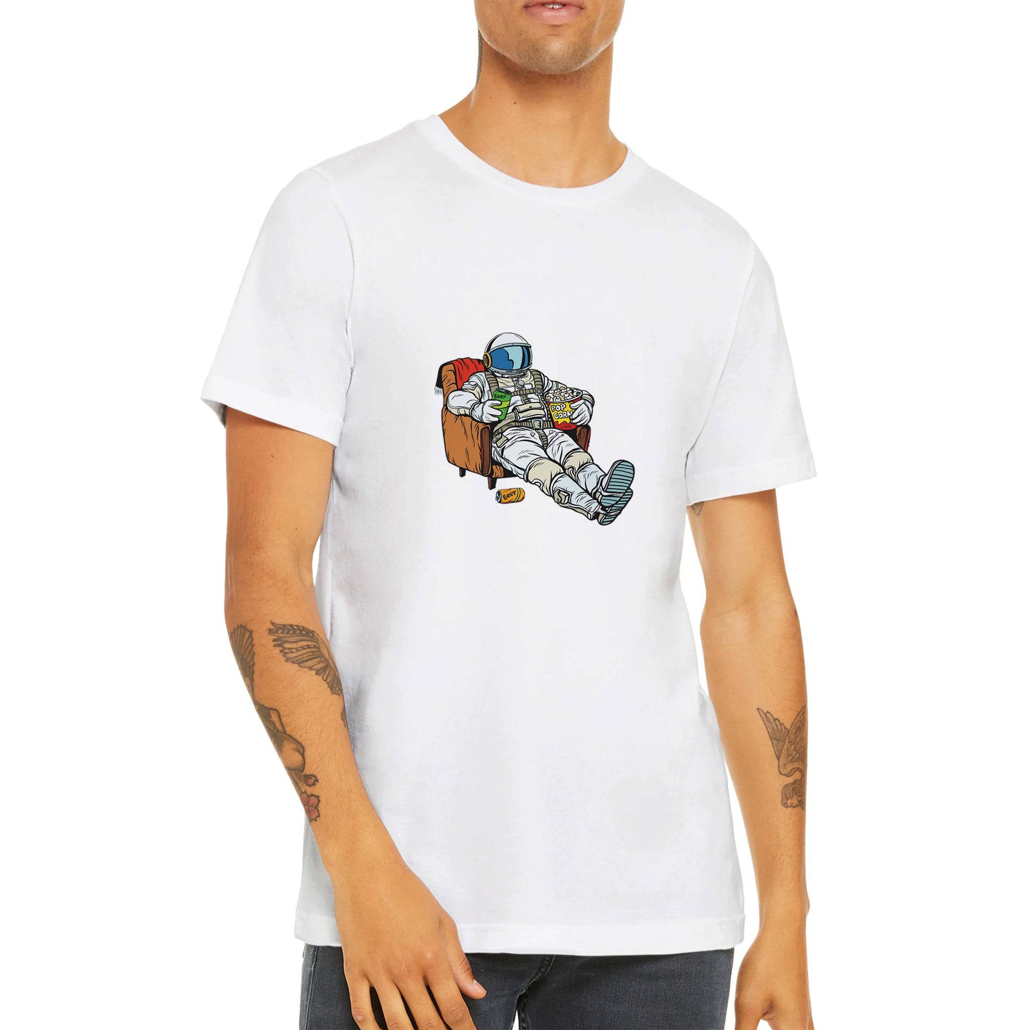 Budget Unisex Crewneck T-shirt/Astronaut-Relaxing - Enet Images