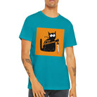 Budget Unisex Crewneck T-shirt/Cat-Holding-Bloody-Knife - Enet Images