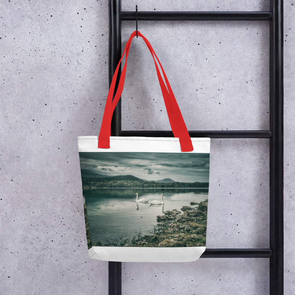 Tote bag/swans in the lake