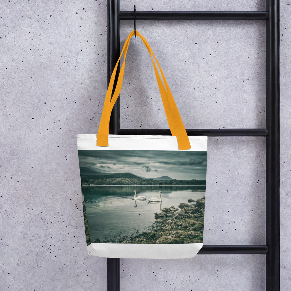 Tote bag/swans in the lake