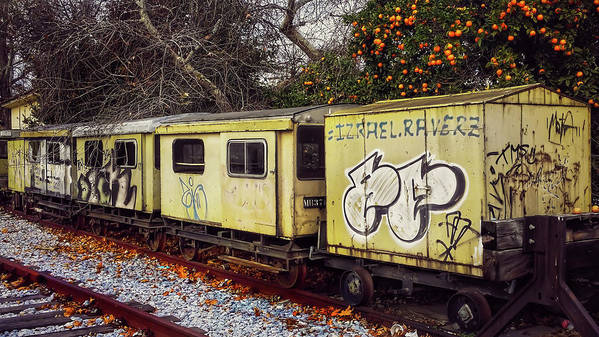 Παλιό κίτρινο τρένο - Τέχνη