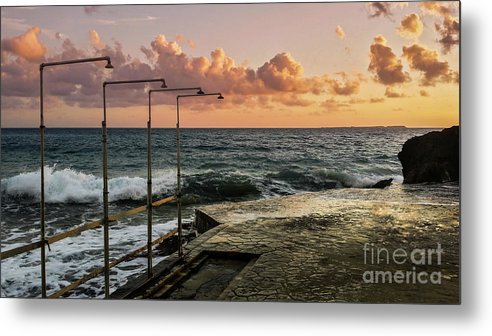 Showers at the beach - Metal Print