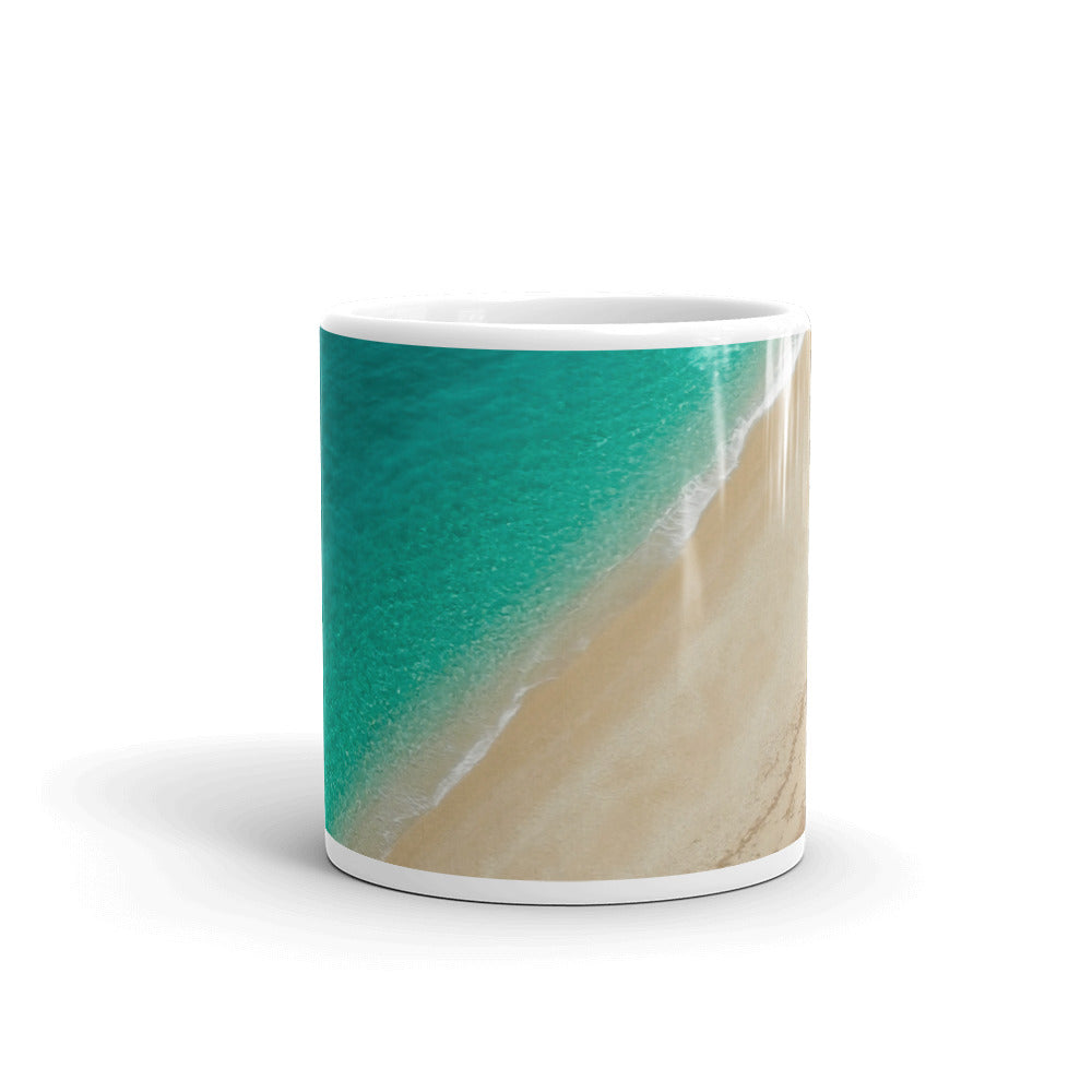 Λευκή γυαλιστερή κούπα/Θάλασσα και άμμος