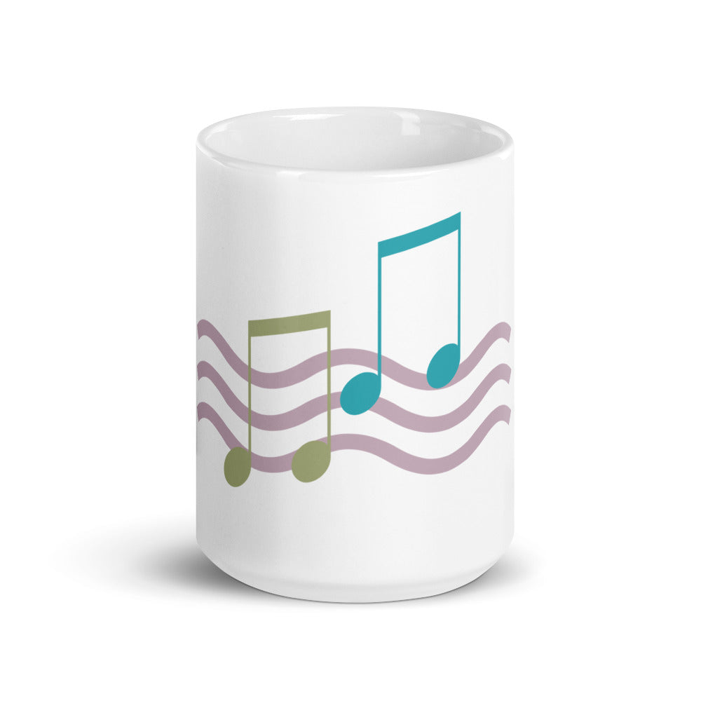 Weiße glänzende Tasse/Musik